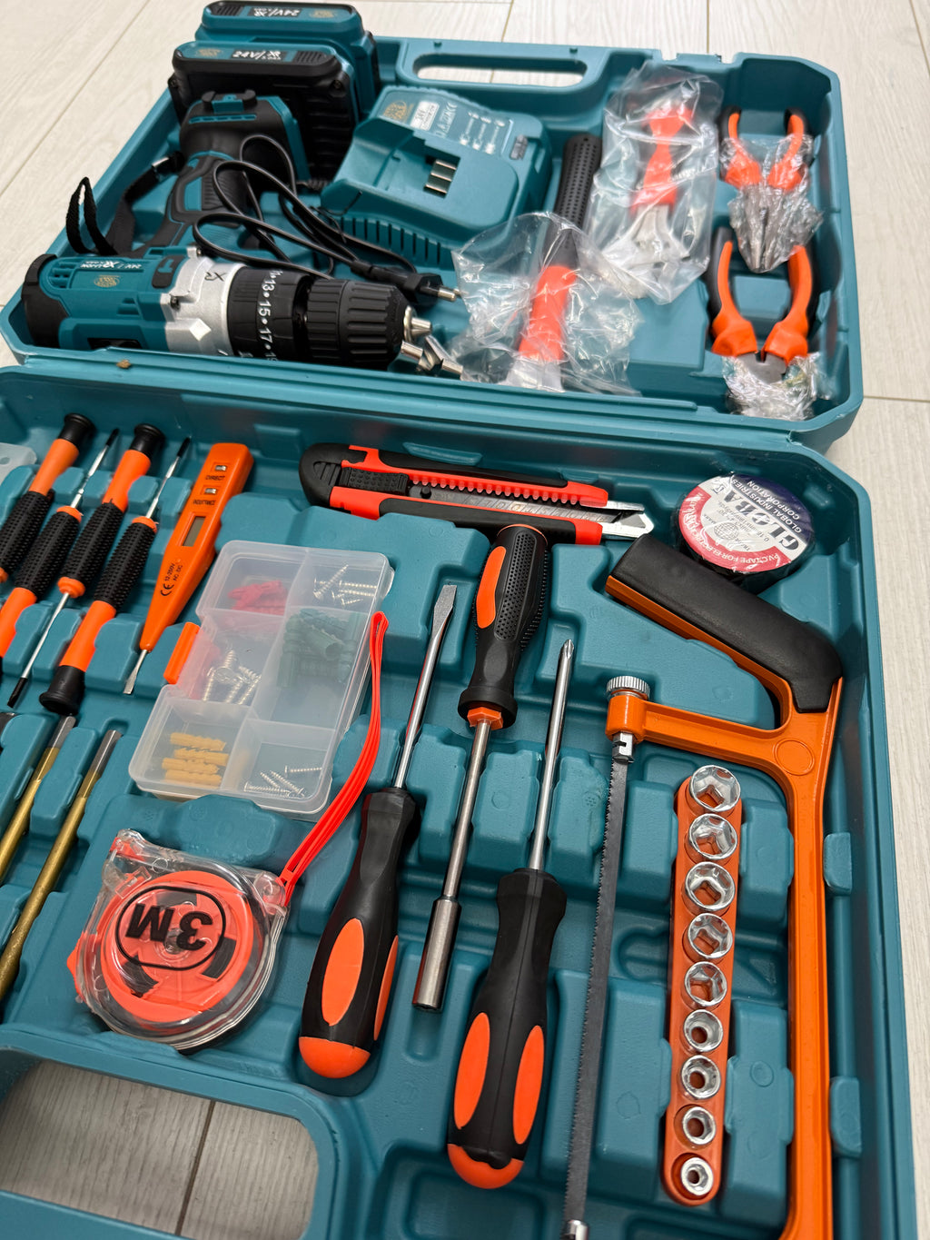 Bormasina de gaurit si insurubat cu impact, MasterTools, 36V, 8Ah, 119 Piese, 2 Acumulatori